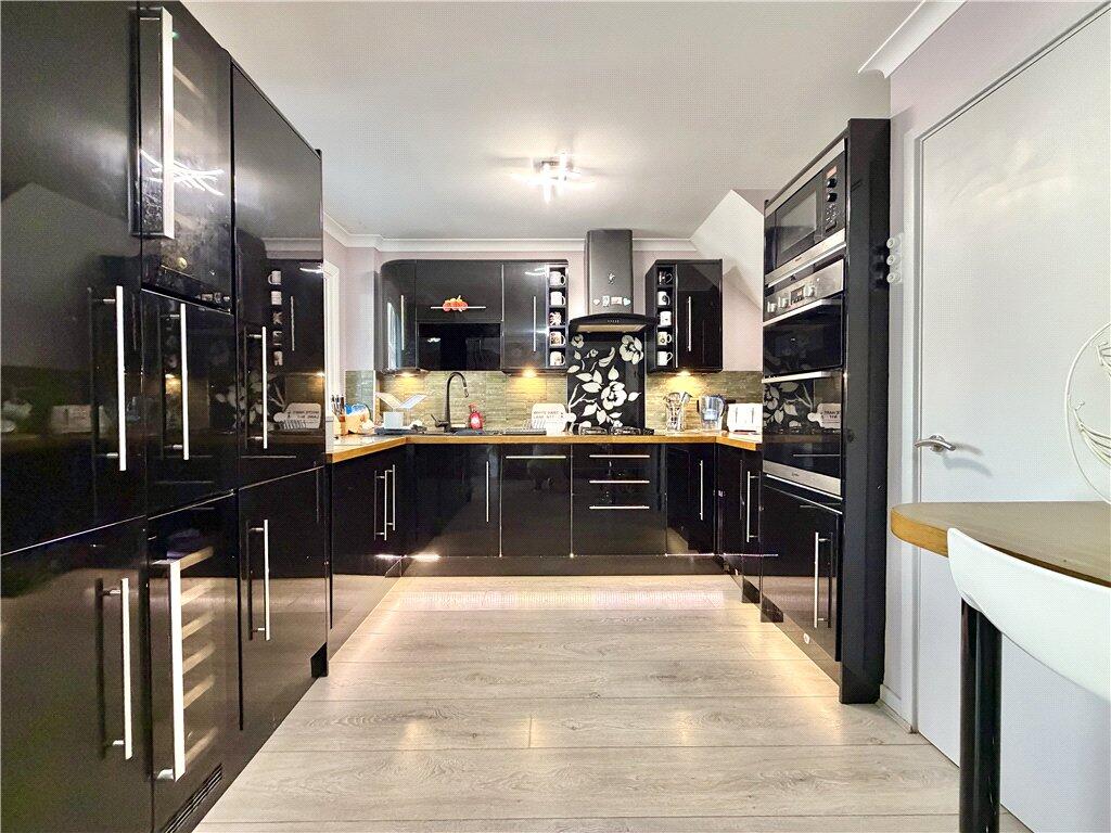 House in Romsey, Great Woodley - More