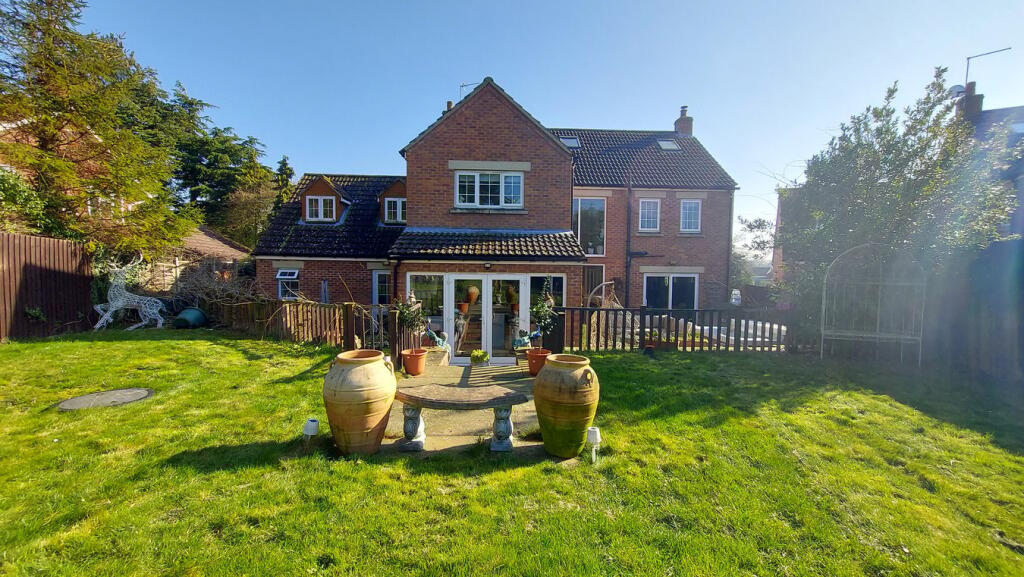 House in South Kesteven, Rippingale - View 2