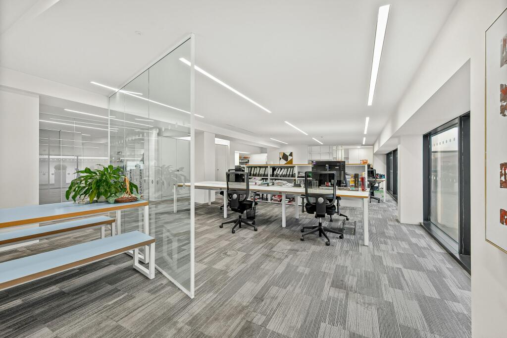 HALL 5.jpg