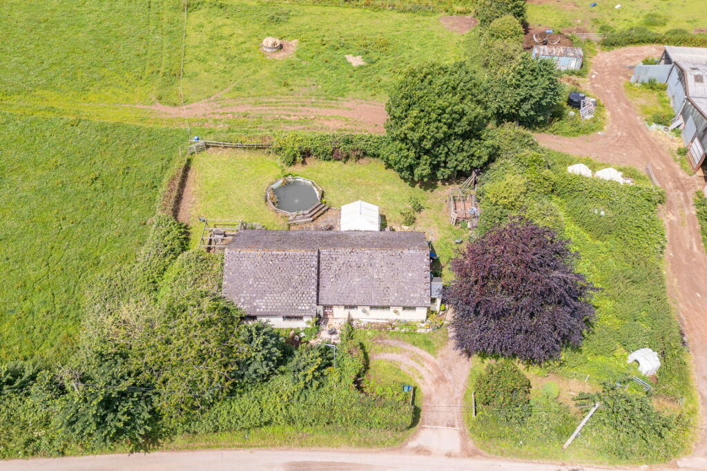 Holly Bushes, Llwyn-y-Celyn Farm, Shirenewton, Chepstow, NP16 6BU photo 4