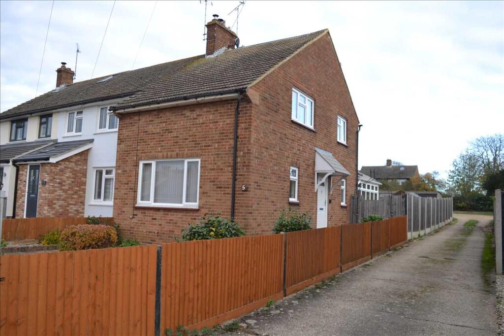 3-bed terraced on Rectory Close, CM3, £400,000