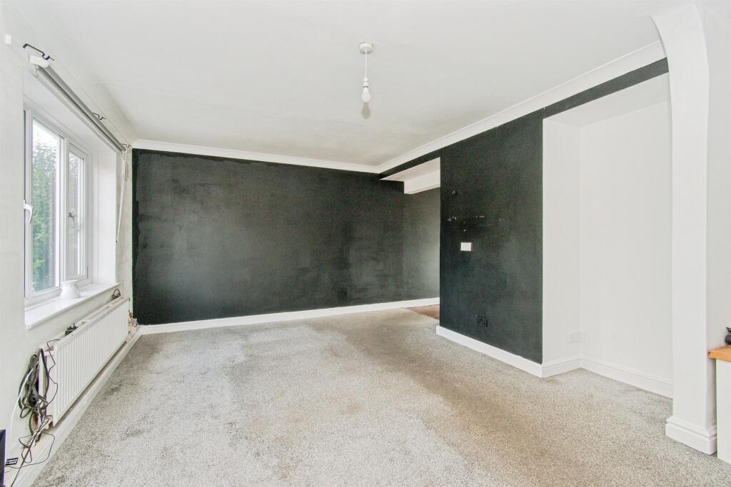 House in Wakefield - View 5