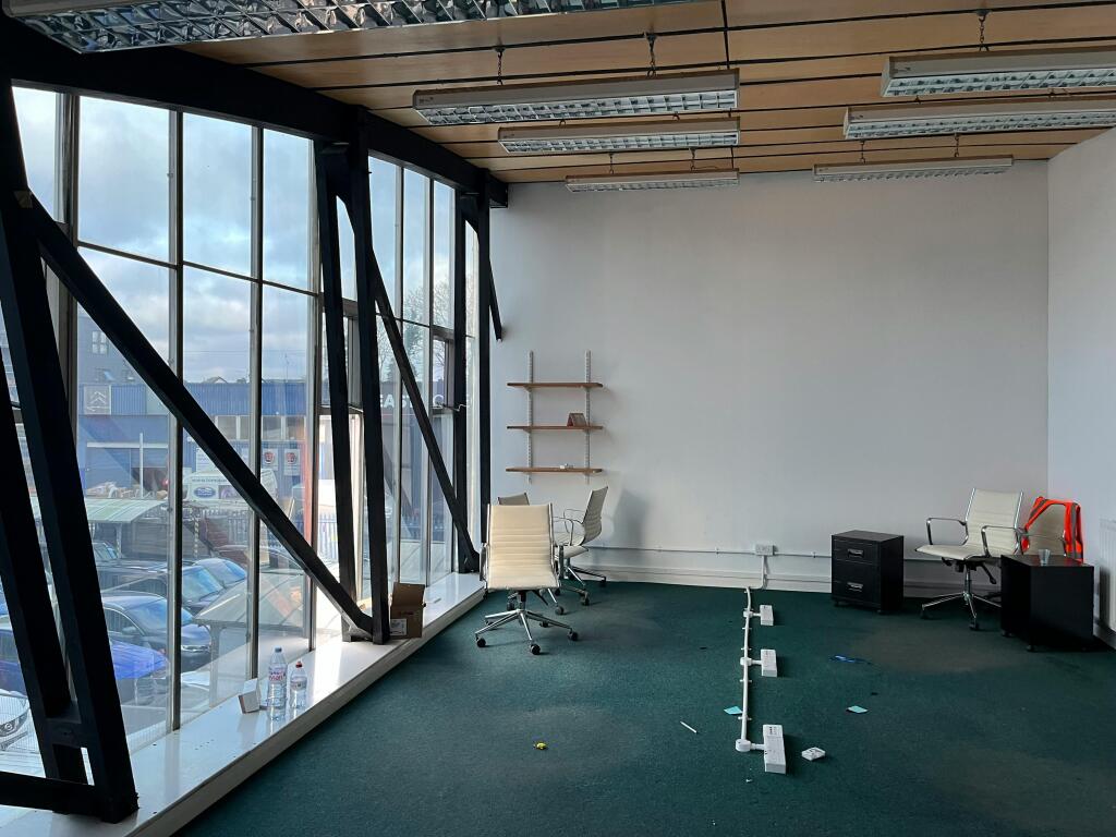 2C Tomo - FF Office.jpg