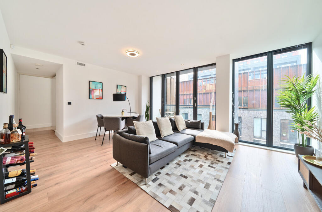 Burton Place, Manchester, Greater Manchester photo 2