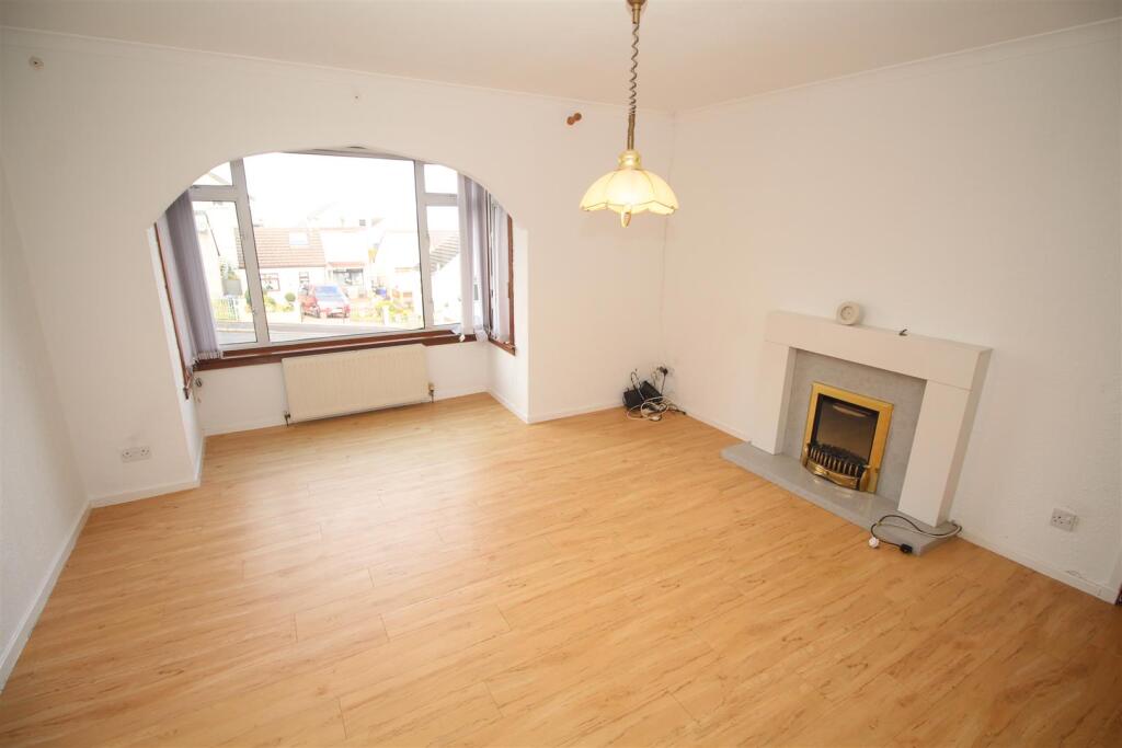 Bridgend Avenue, Port Glasgow photo 2