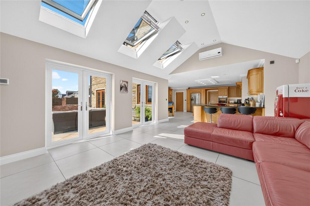 House in Bradford - View 4
