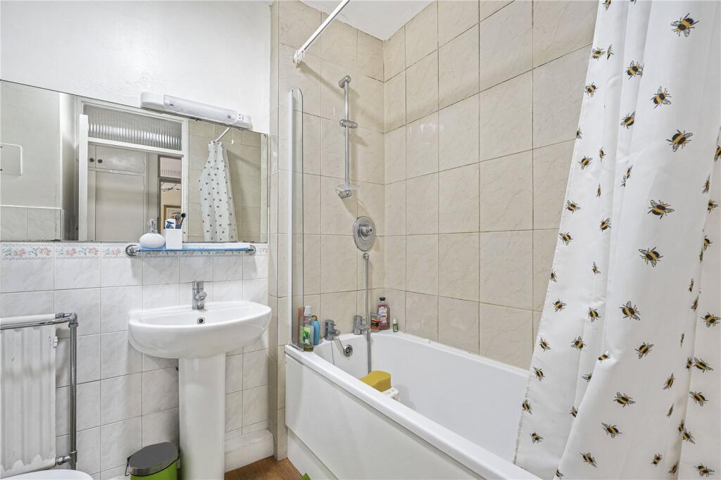 Apartment in London - View 5