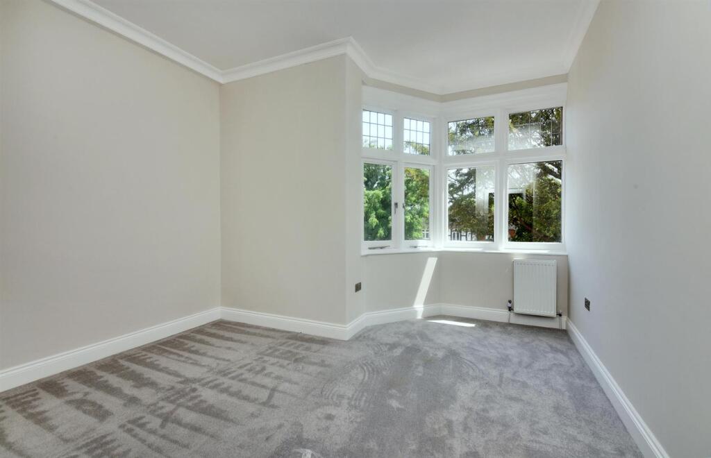 Apartment in Sutton - View 5