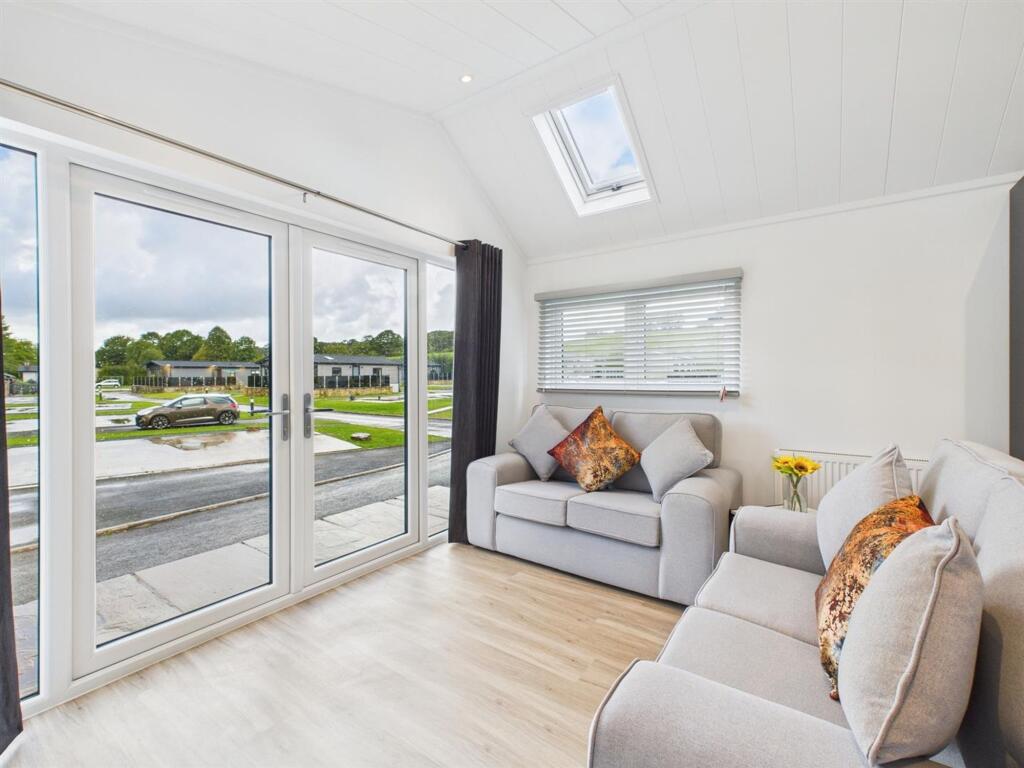House in Low Bentham, Bentham - More