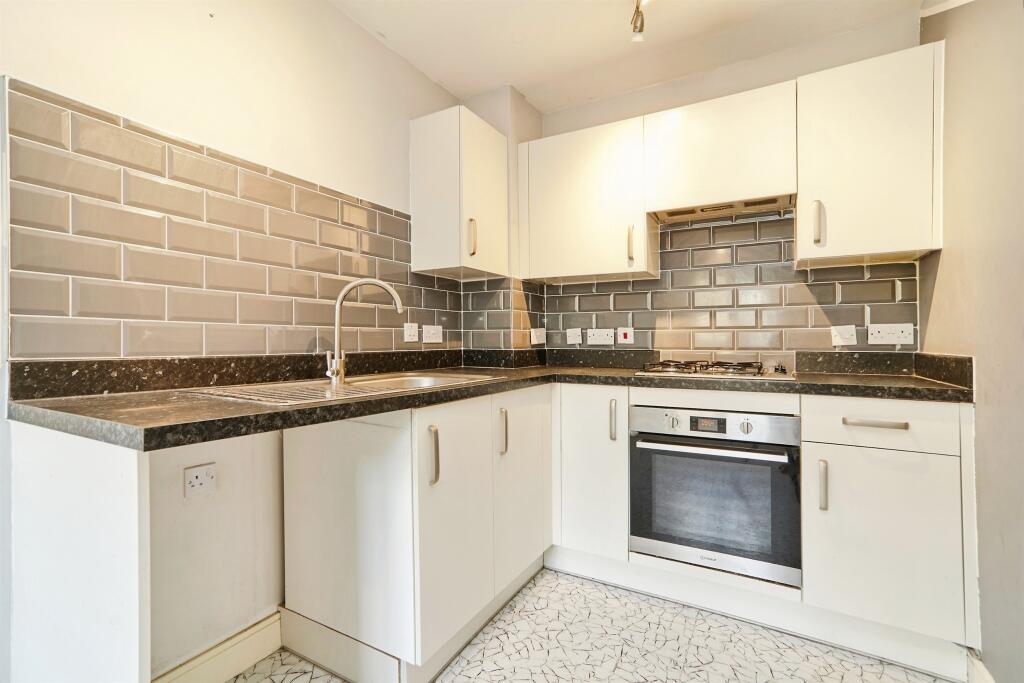 House in Bradford, West Yorkshire - View 2