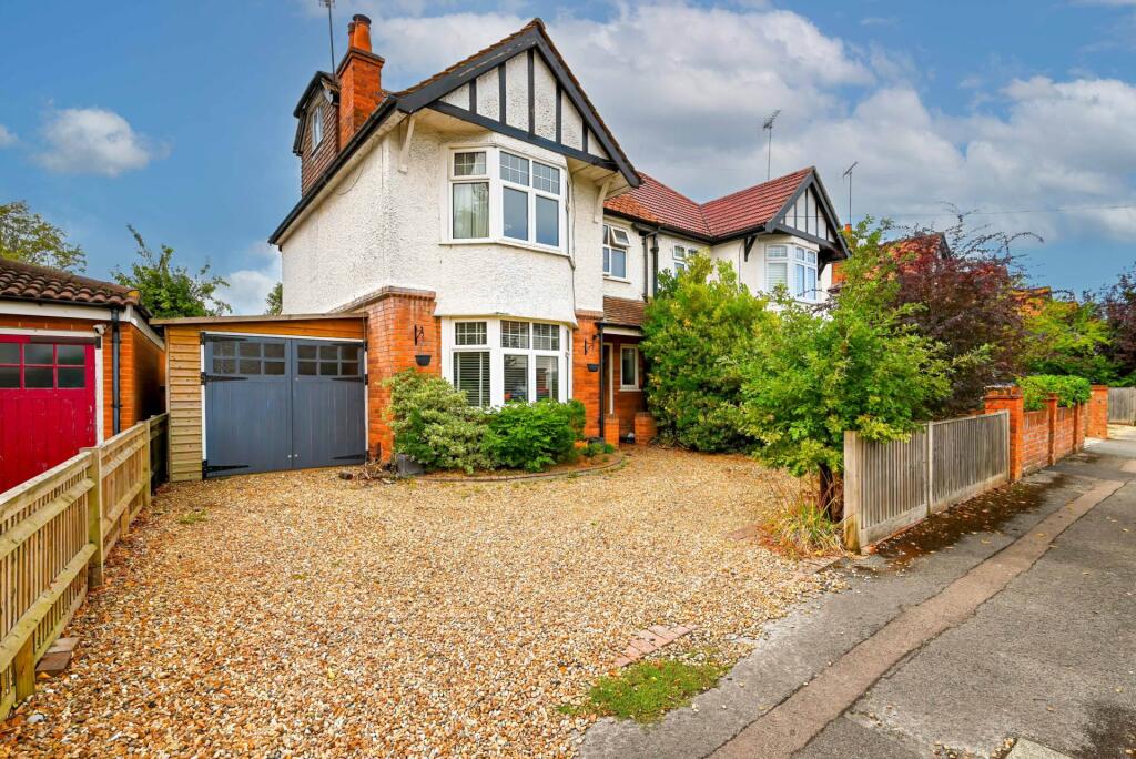 House in Reading, Caversham Heights
