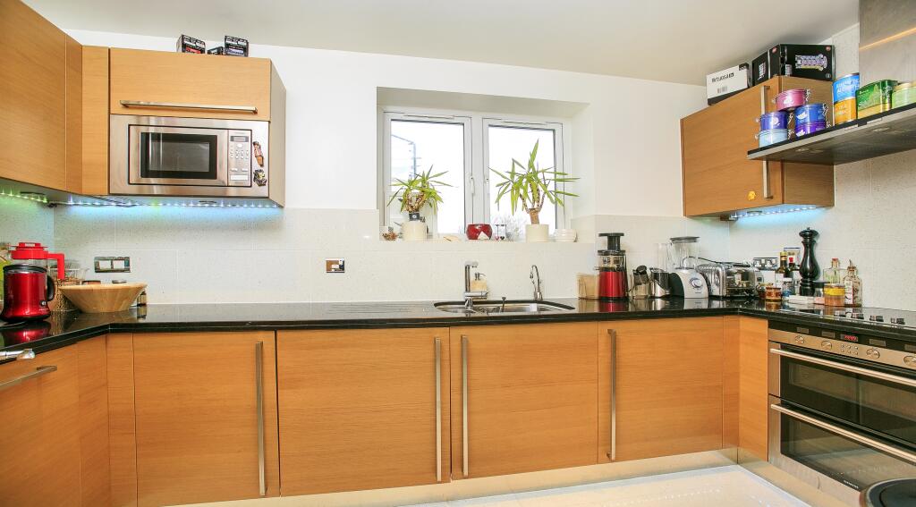 Apartment in Twickenham - View 3