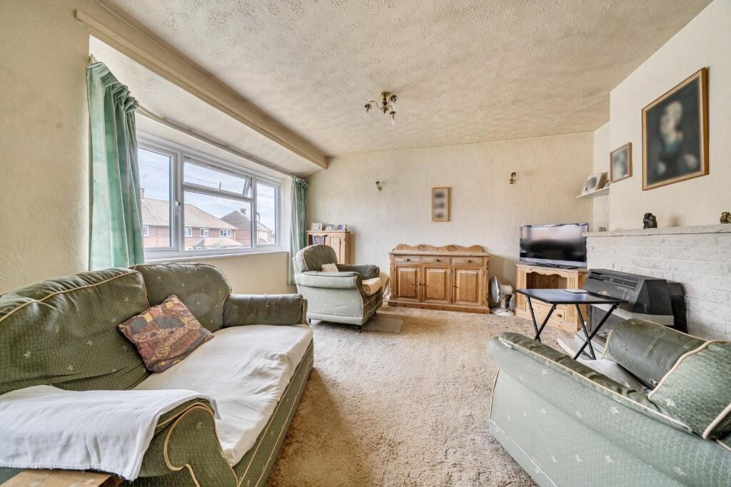 Apartment in Windsor - More