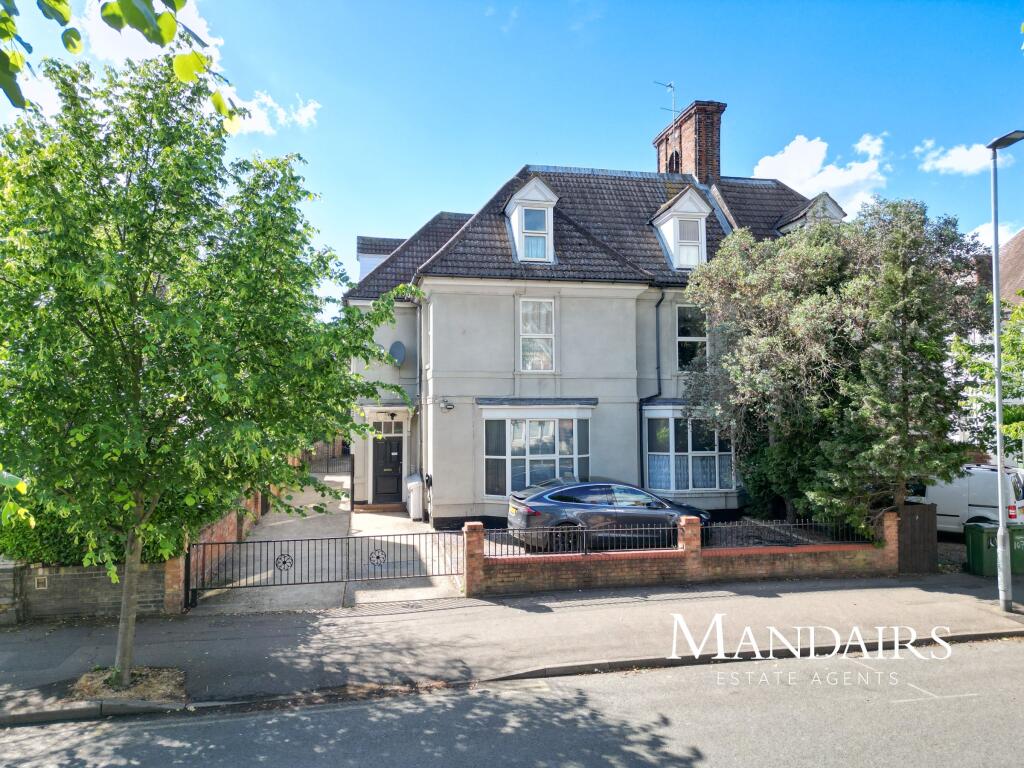 Main image of property: 105 Park Road, Peterborough