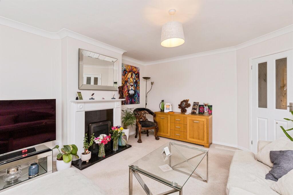 House in Redhill - View 4