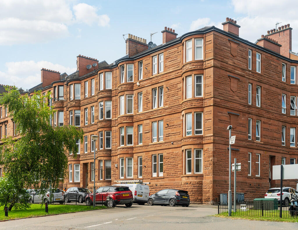 Main image of property: 0/1, 1 Laurel Place, Thornwood, G11 7RE