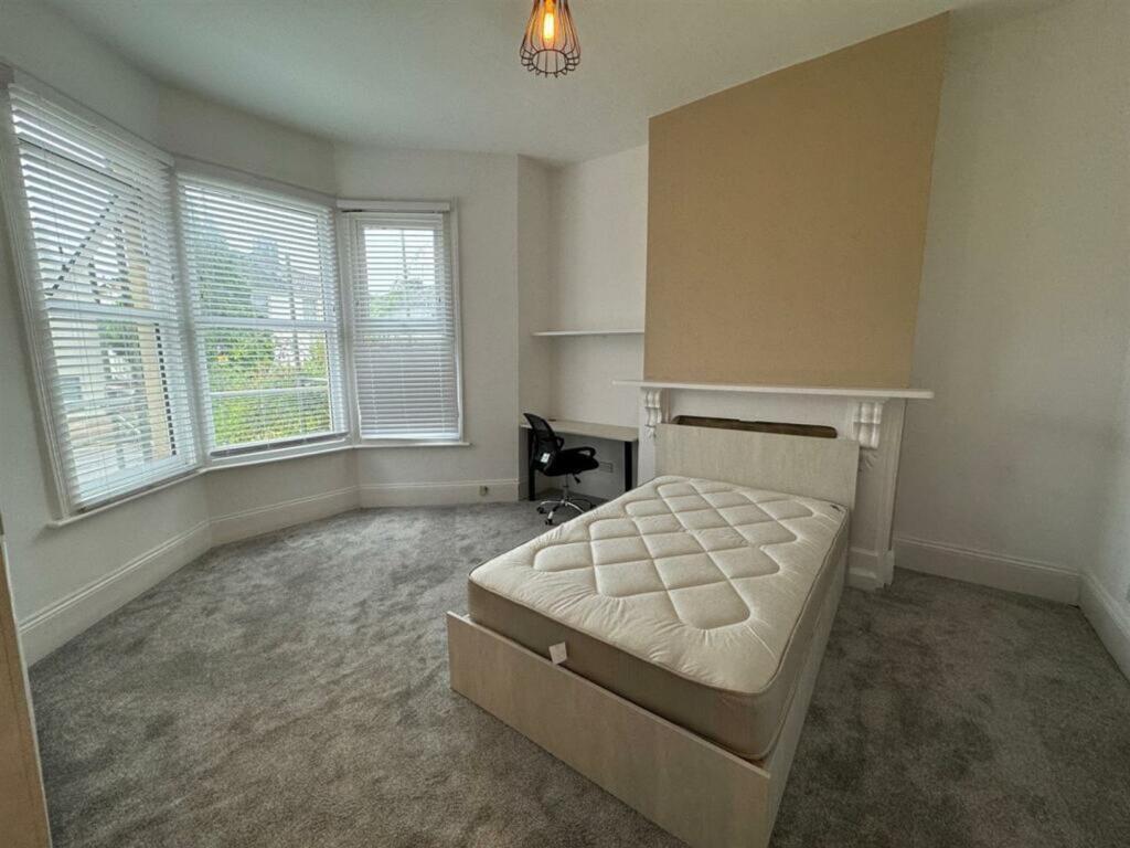 1 bedroom semi-detached house for rent