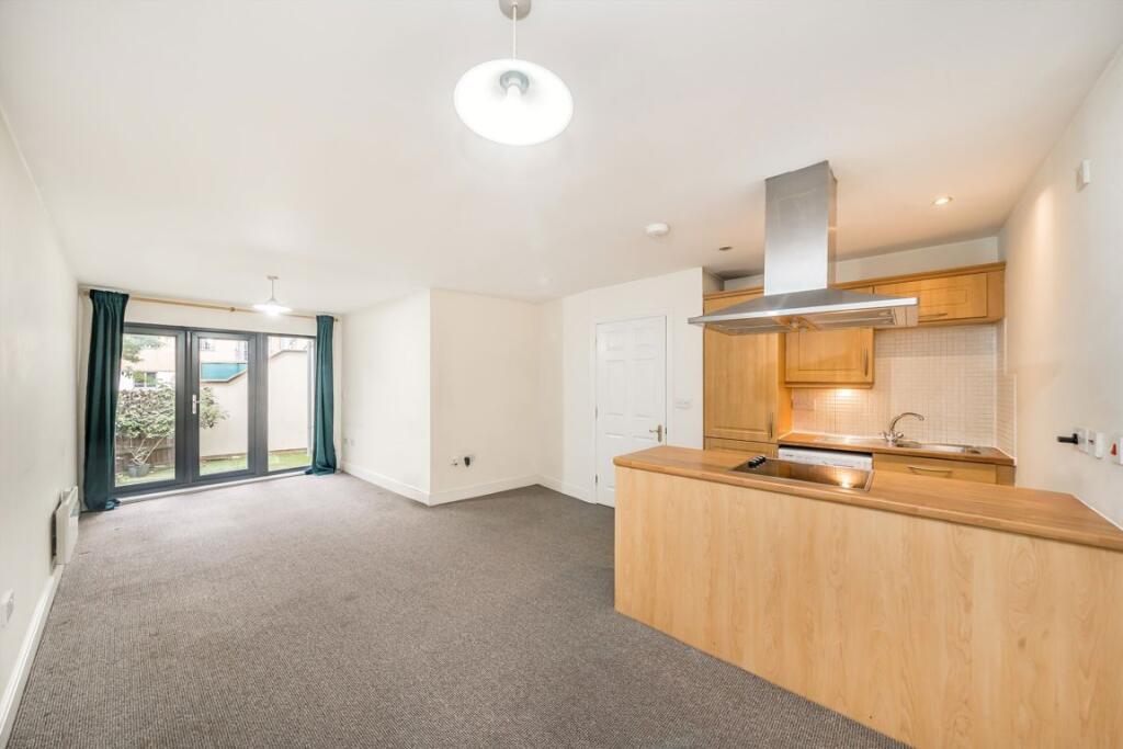 Apartment in Harrow - View 2