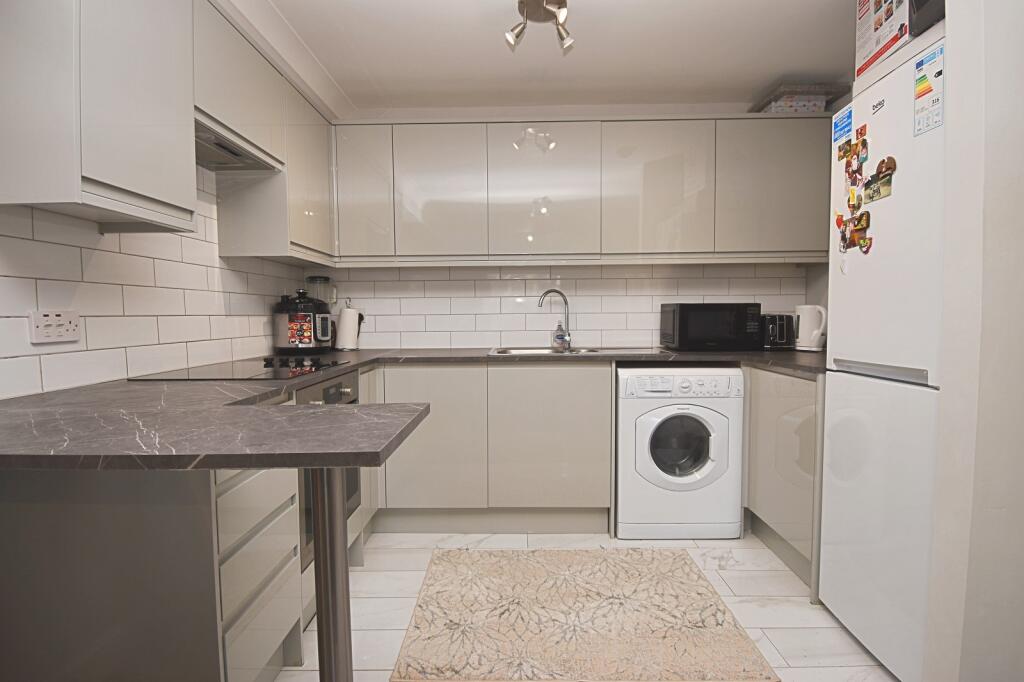 134 The Avenue, Highams Park, London. E4 9RP photo 3
