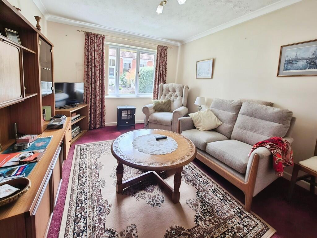 Crofton Court, Yeovil photo 3