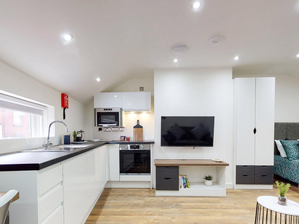 Main image of property: Apt 20, 29 Clarendon Road #893669