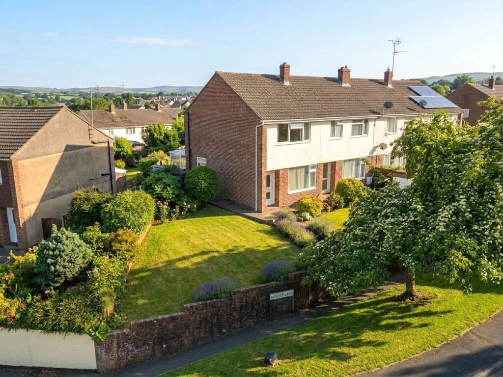 3-bed semi-detached on Moyses Lane, Okehampton, Devon, £190,000