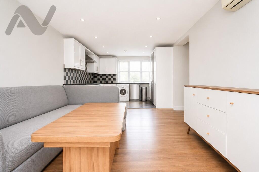 Main image of property: Park Road, New Barnet, London, EN4 9QS