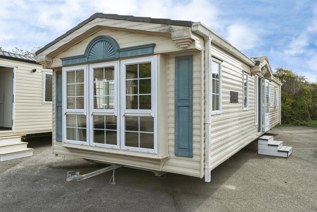 Main image of property: Witham Bank, Chapel Hill, Lincoln