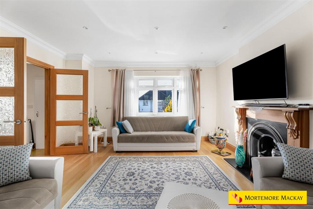 Manor Drive, London photo 4