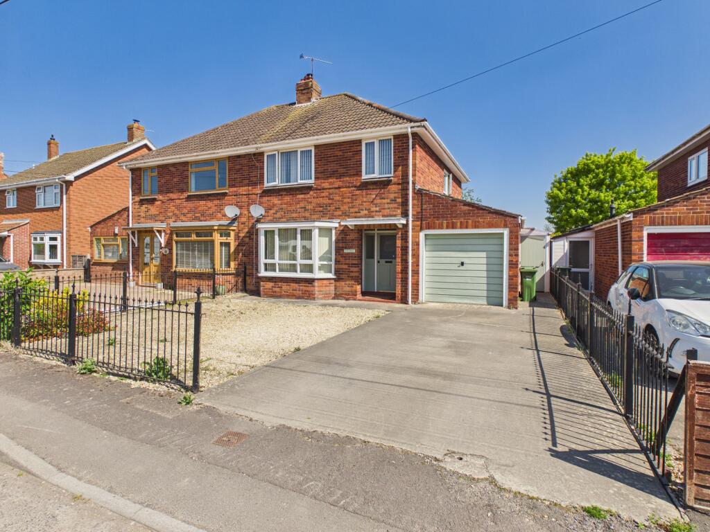 3-bed semi-detached on Horsey Lane, Bridgwater, £300,000