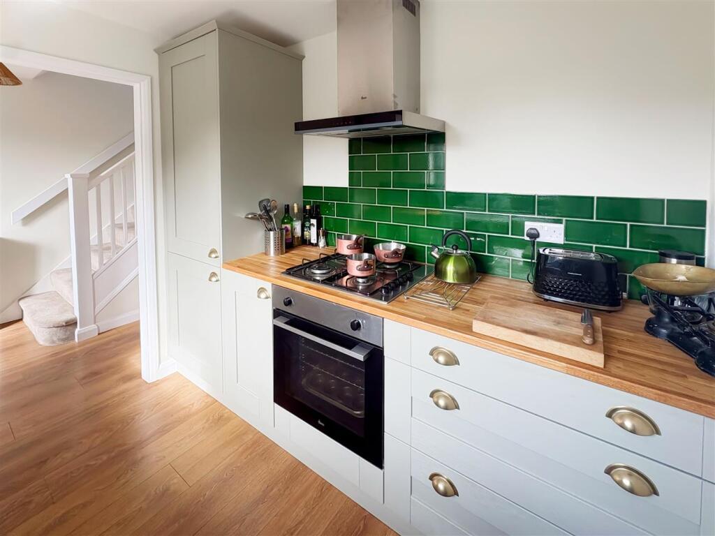 Ascot Way, Rustington photo 5