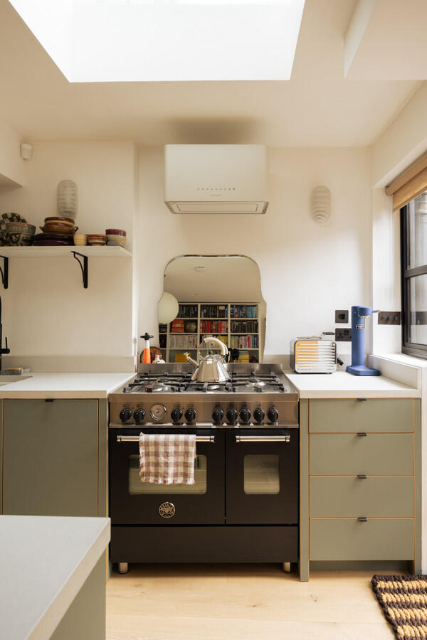 Apartment in London, Clapton Park, Homerton - More