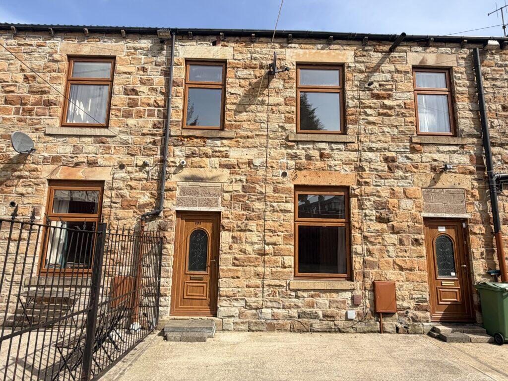 Main image of property: Bradford Road, Batley, WF17 8HZ