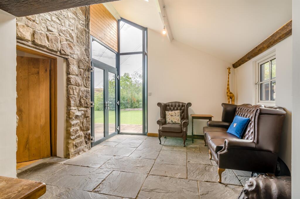 House in Newport - View 5