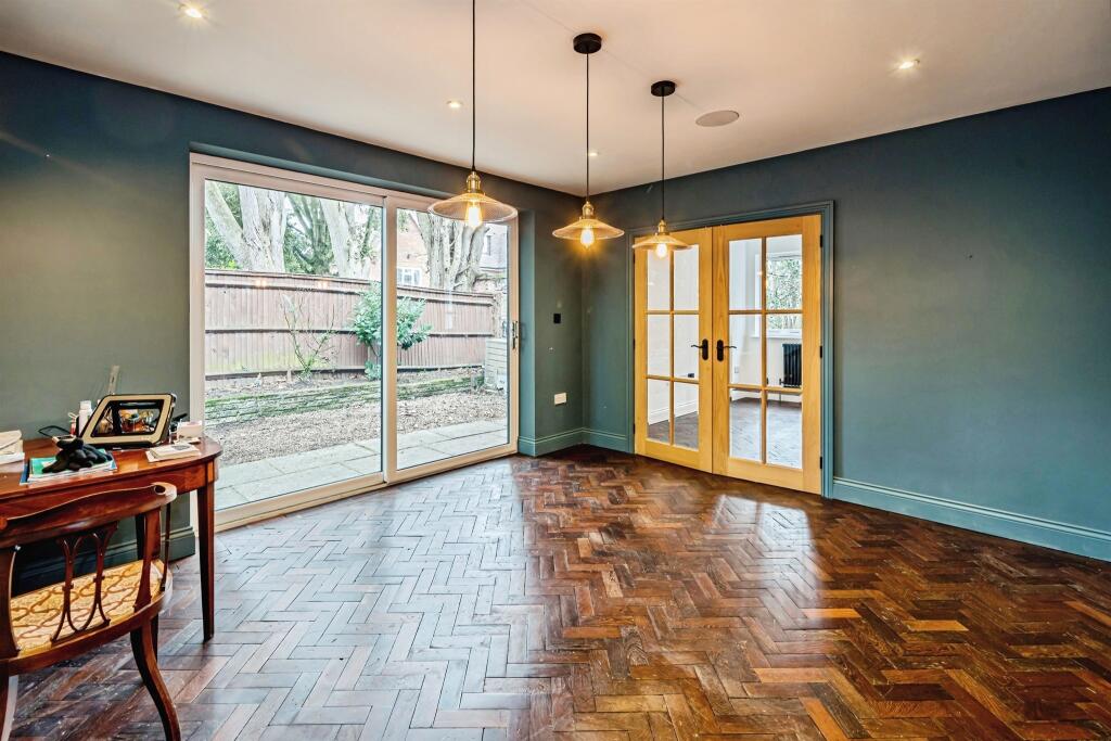 Main image of property: Berry Hill, Taplow, Maidenhead
