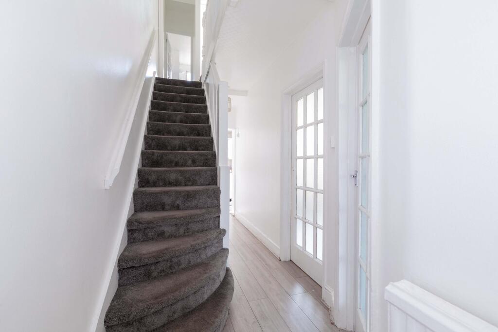 House in Slough - View 5