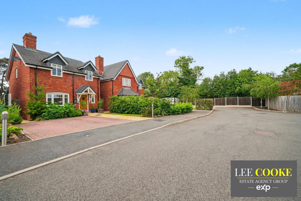 3-bed detached on Plough Meadows , Trysull, WV5 7HU, £560,000