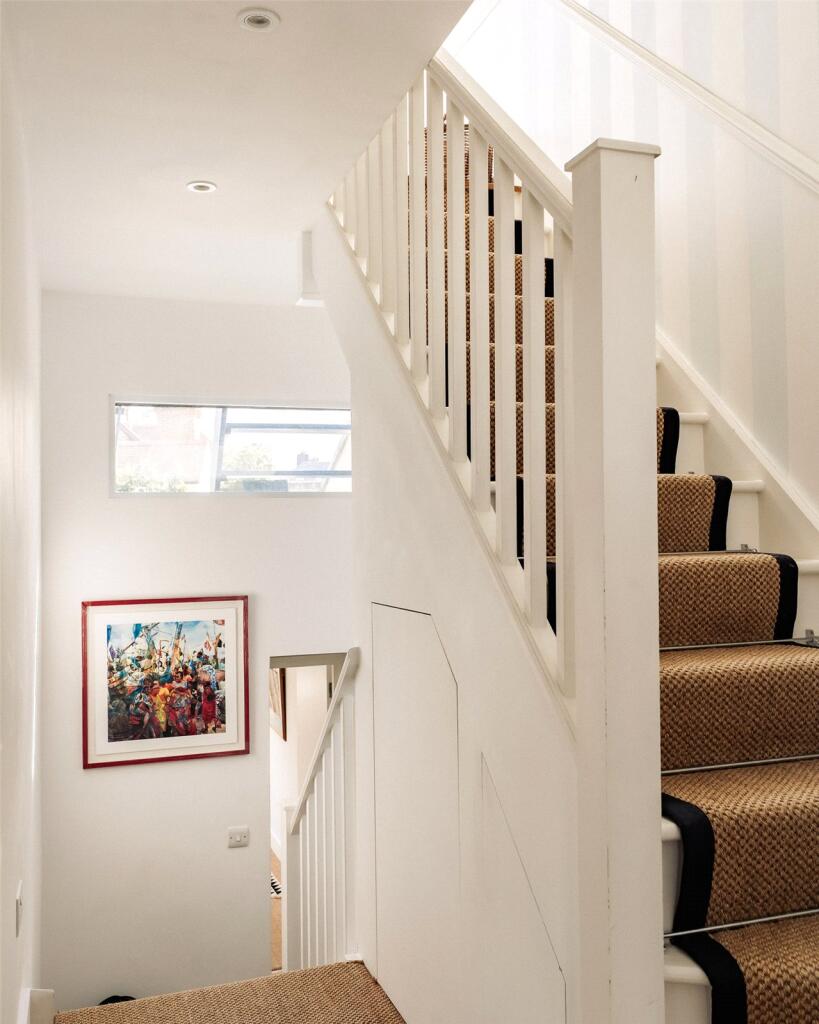 Apartment in London - View 5