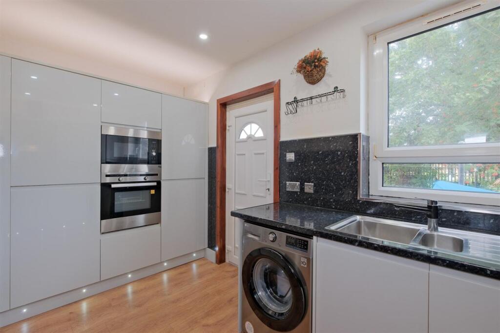 Apartment in Motherwell, South Lanarkshire - View 4