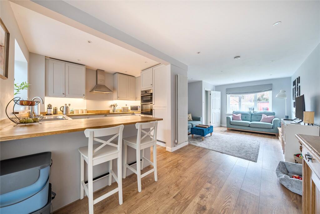 House in Woking, Goldsworth Park, Knaphill - View 3