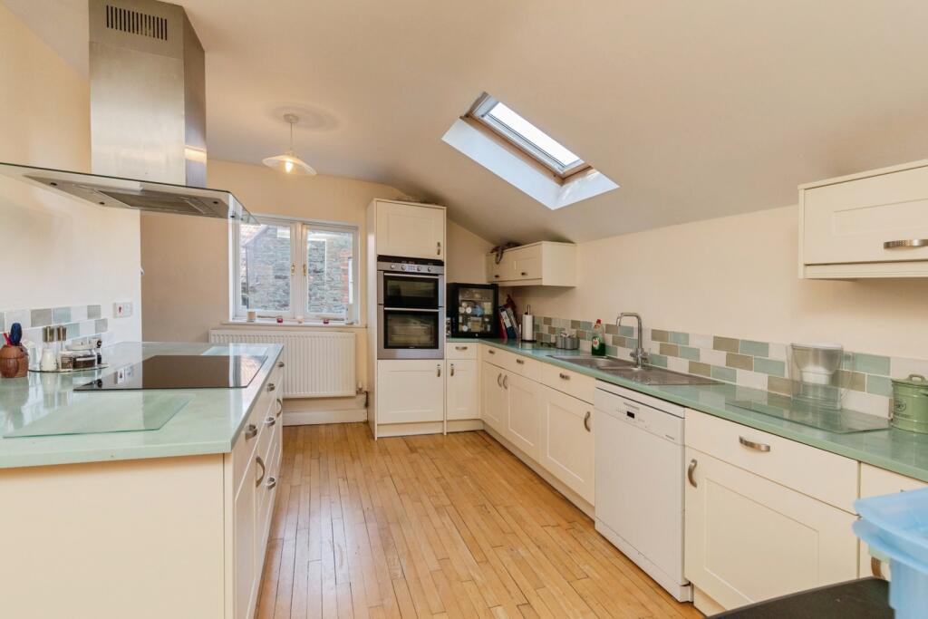 Broom Hill, Bristol, BS16 photo 5
