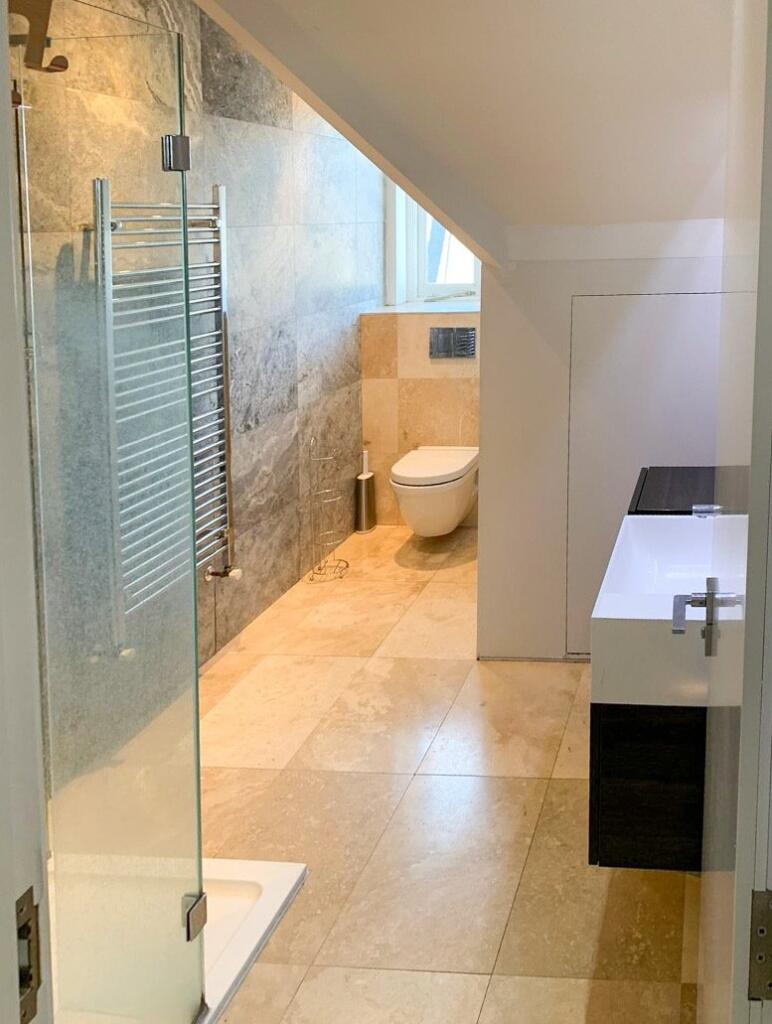 Apartment in London - View 3