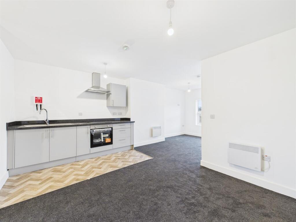 Apartment in Chester - View 5