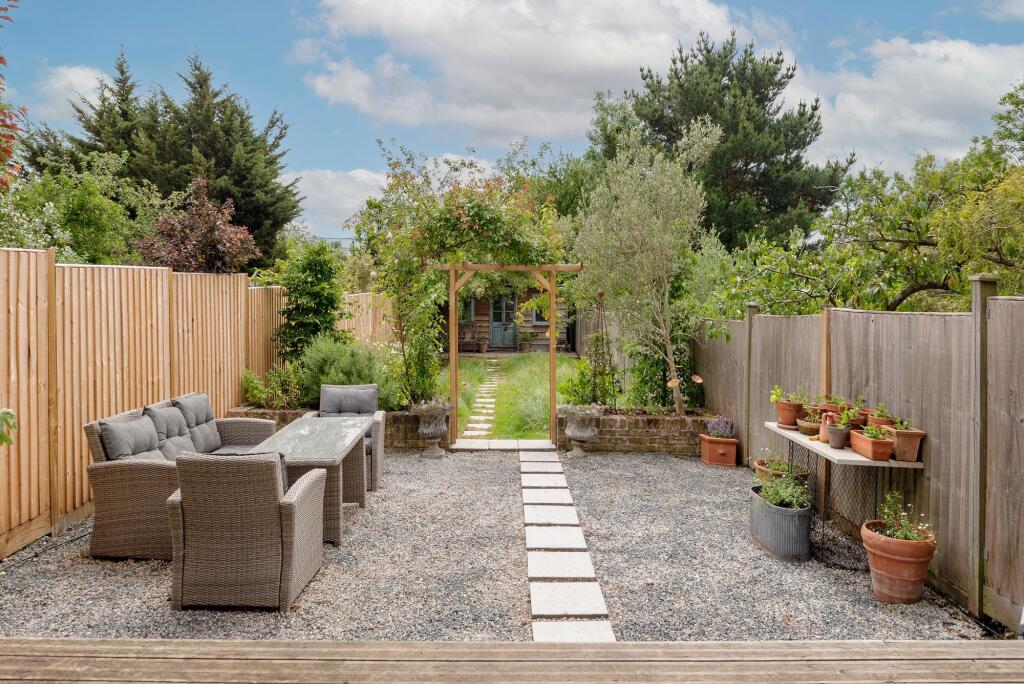 Apartment in London, Brondesbury Park, Brondesbury - View 4