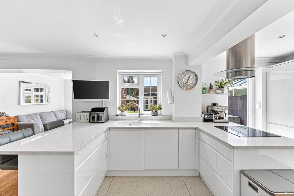 House in Maulden, Central Bedfordshire - More