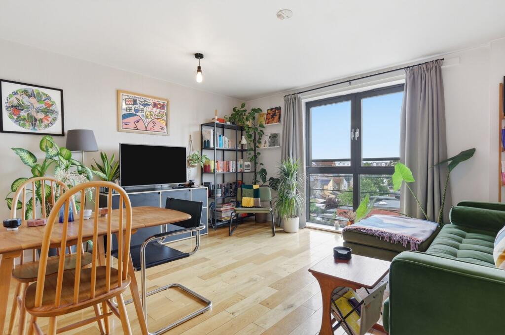 Main image of property: Brisbane Road, Kitchen Court, Leyton, E10