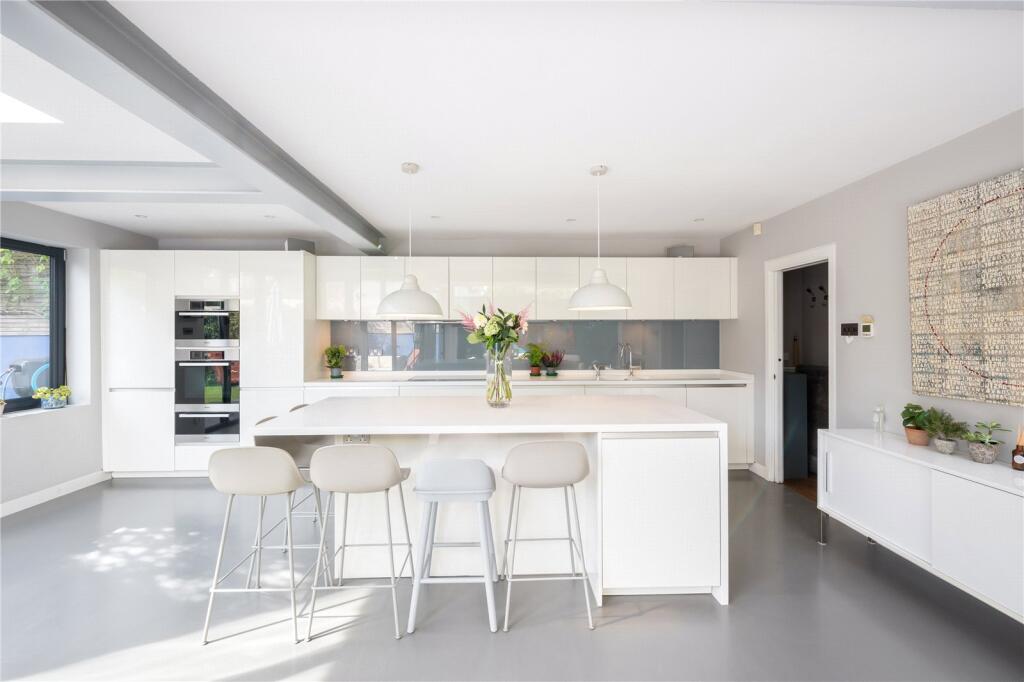 House in London - View 5