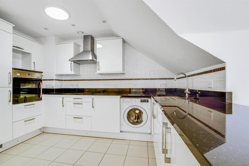 Faulkner House, Chislehurst, BR7 6FA photo 5
