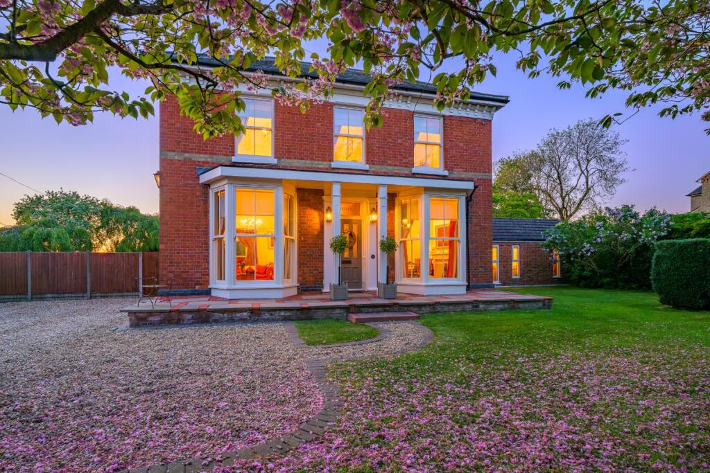 4-bed detached on Station Road, Bardney, Lincoln, Lincolnshire, LN3 5UD, £600,000