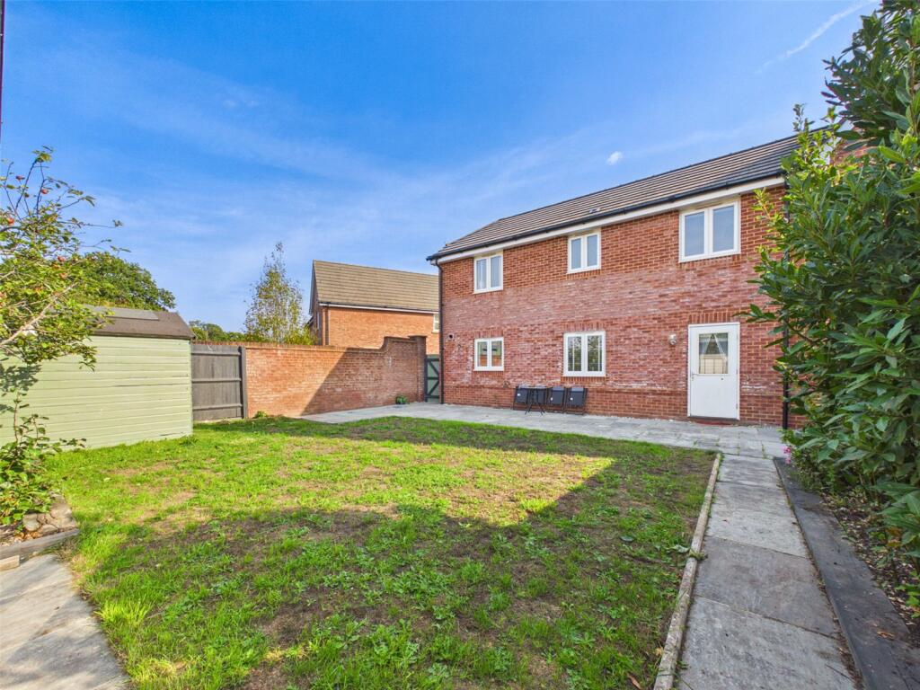 Arnwood Drive, Bransgore, Christchurch, Dorset, BH23 photo 2